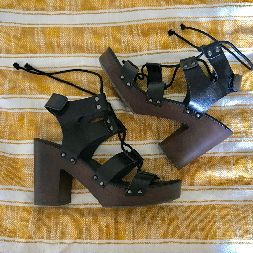American Eagle Chunky Leather Heels